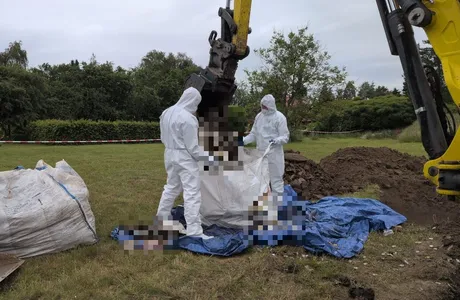 Szokujące odkrycie w Lutoryżu. Policyjne czynności na miejscu / fot. KMP w Rzeszowie