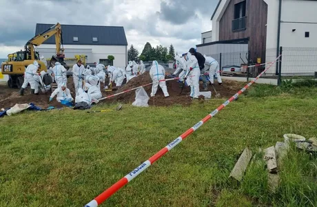 Szokujące odkrycie w Lutoryżu. Policyjne czynności na miejscu / fot. KMP w Rzeszowie