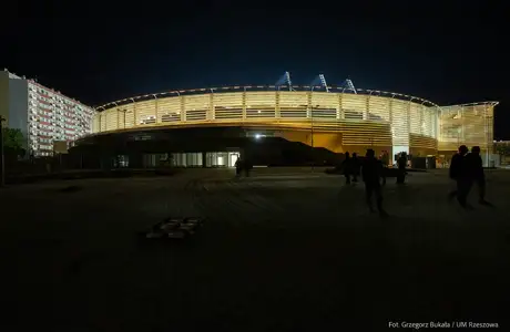 Nocne próby oświetlenia, nagłośnienia i podświetlenia elewacji PCLA - fot. Grzegorz Bukała / UM Rzeszowa