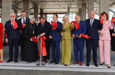 Otwarcie lądowiska i parkkngu przy KSW w Rzeszowie, fot. Artur Cybulski / KSW