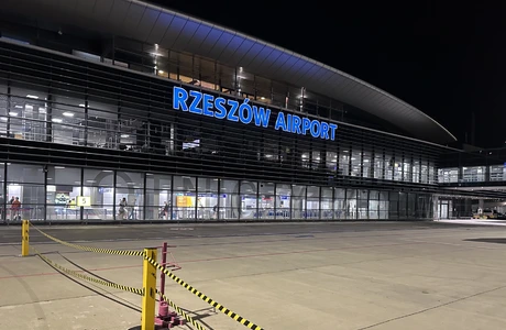 Awantura na pokładzie samolotu z Tel Awiwu. Pięciu Izraelczyków ukaranych mandatami Port lotniczy Rzeszów-Jasionka - fot. ViC / Archiwum RESinet.pl 
