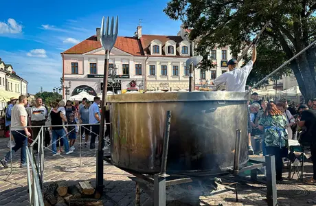 Karpaty na Widelcu 2026. Degustacje, pokazy i kiermasz w centrum Rzeszowa [PROGRAM] Karpaty na Widelcu 2024 - fot. ViC / RESinet.pl 