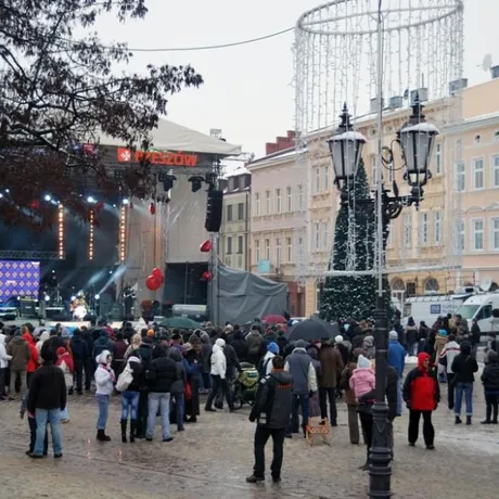 WOŚP 2010 na rzeszowskim Rynku - fot 29