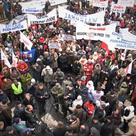 Manifestacja przed siedzibą NFZ - Rzeszów - 14.01.2010 - fot 9