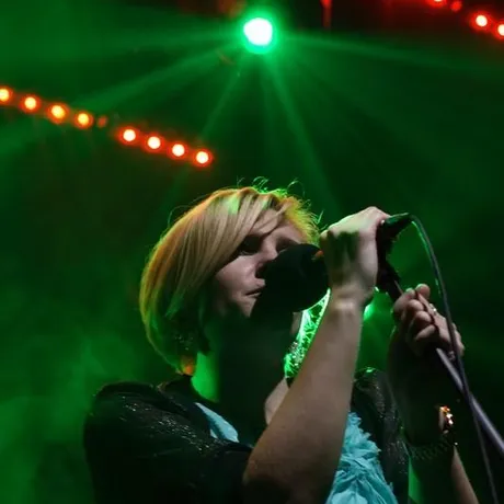 Ania Dąbrowska - LiVE - 15.01.2010 - fot 13
