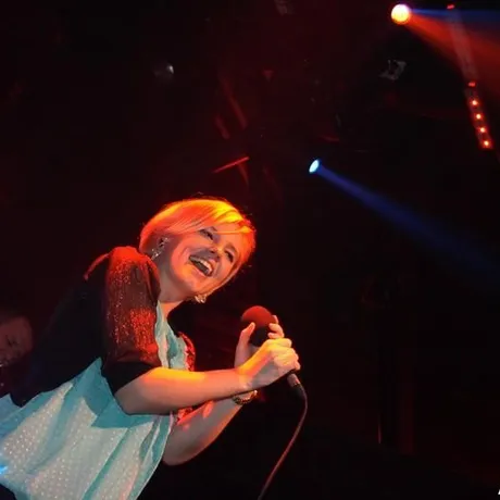 Ania Dąbrowska - LiVE - 15.01.2010 - fot 19