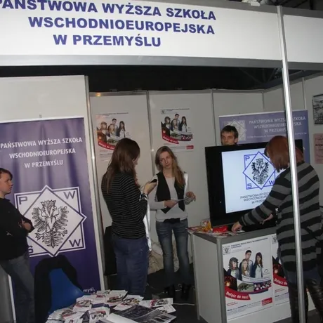 V Podkarpackie Targi Edukacyjne -Hala Podpromie-Rzeszów-9-10.02.2010 - fot 55