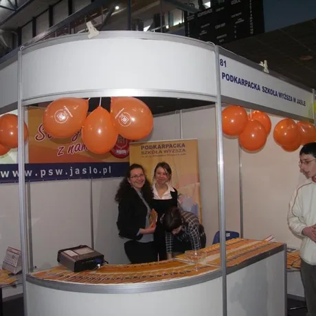 V Podkarpackie Targi Edukacyjne -Hala Podpromie-Rzeszów-9-10.02.2010 - fot 51