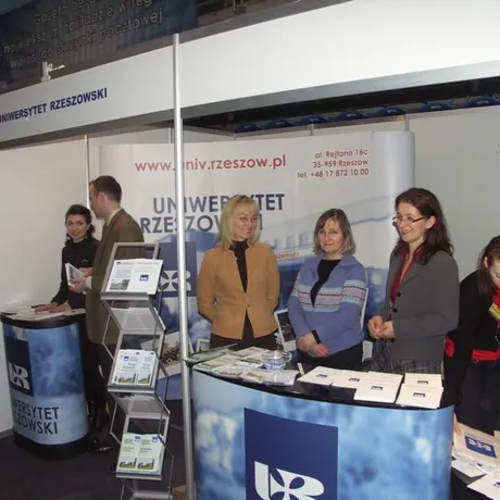 V Podkarpackie Targi Edukacyjne -Hala Podpromie-Rzeszów-9-10.02.2010 - fot 38