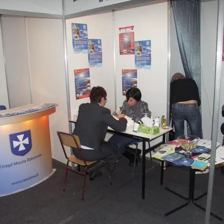 V Podkarpackie Targi Edukacyjne -Hala Podpromie-Rzeszów-9-10.02.2010 - fot 25