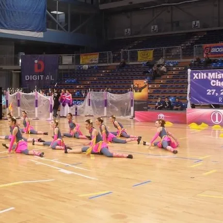 Trzynaste Mistrzostwa Polski Cheerleaders - fot 2