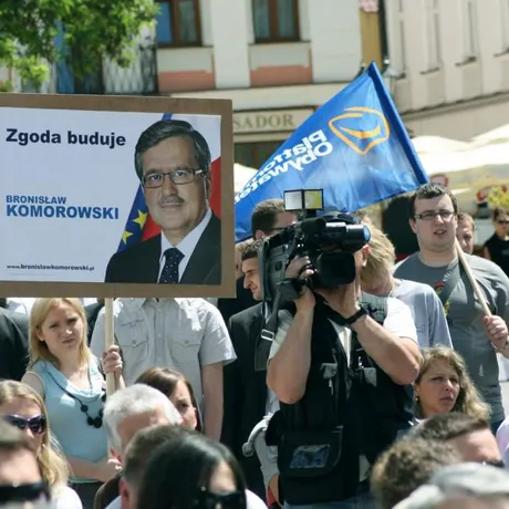 Wizyta Bronisława Komorowskiego - rynek - Rzeszów - 17.06.2010 - fot 7