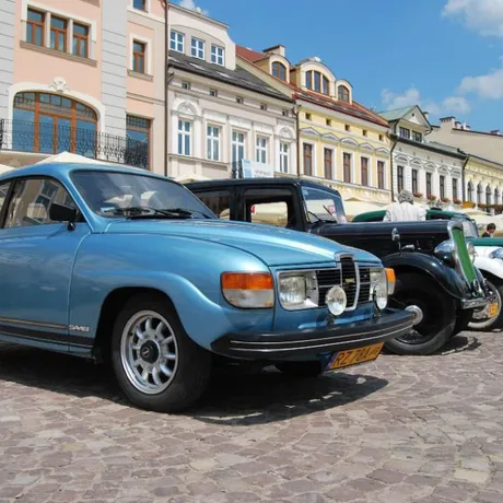 XI Podkarpacki Rajd Pojazdów Zabytkowych - Rzeszów - Rynek - fot 41