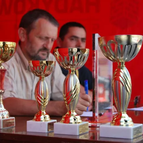 XI Podkarpacki Rajd Pojazdów Zabytkowych - Rzeszów - Rynek - fot 38