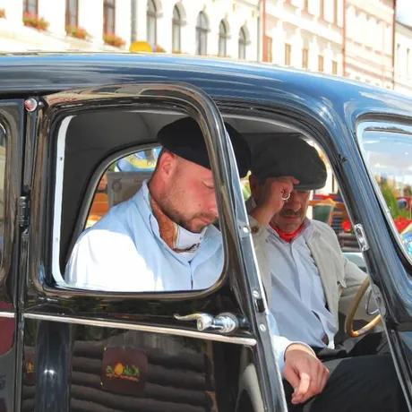 XI Podkarpacki Rajd Pojazdów Zabytkowych - Rzeszów - Rynek - fot 34