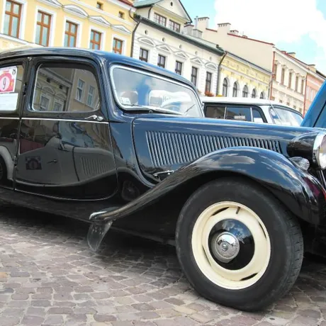 XI Podkarpacki Rajd Pojazdów Zabytkowych - Rzeszów - Rynek - fot 29