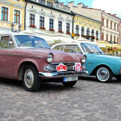 XI Podkarpacki Rajd Pojazdów Zabytkowych - Rzeszów - Rynek - fot 27