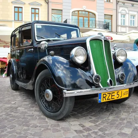 XI Podkarpacki Rajd Pojazdów Zabytkowych - Rzeszów - Rynek - fot 26