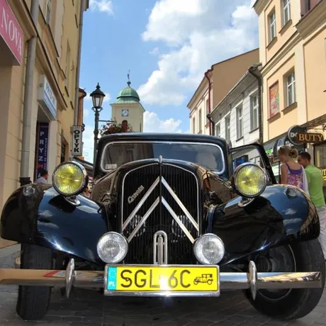 XI Podkarpacki Rajd Pojazdów Zabytkowych - Rzeszów - Rynek - fot 5