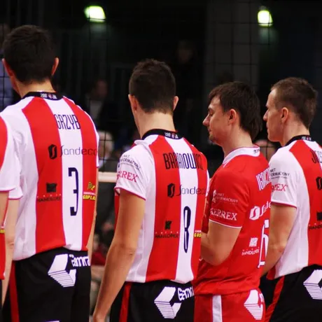 mecz Asseco Resovia - Kaposvari Roplabda - Hala Podpromie - Rzeszów - 17.11.2010 - fot 54
