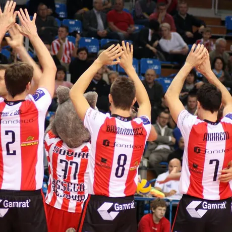 mecz Asseco Resovia - Kaposvari Roplabda - Hala Podpromie - Rzeszów - 17.11.2010 - fot 51