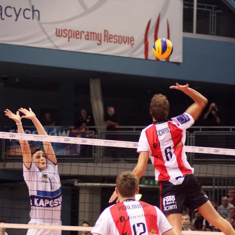 mecz Asseco Resovia - Kaposvari Roplabda - Hala Podpromie - Rzeszów - 17.11.2010 - fot 26