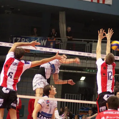 mecz Asseco Resovia - Kaposvari Roplabda - Hala Podpromie - Rzeszów - 17.11.2010 - fot 19