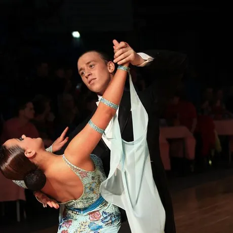 Mikołajkowy Turniej Tańca Towarzyskiego Gasiek 2011 - fot 8