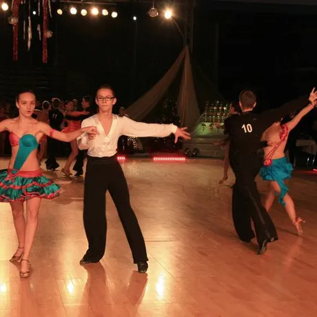 Mikołajkowy Turniej Tańca Towarzyskiego Gasiek 2011 - fot 4