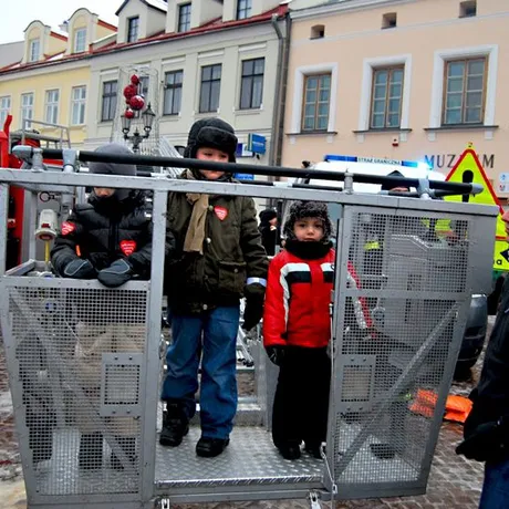 XX Finał WOŚP - Rzeszów - Rynek - 8.01.2012 - fot 16