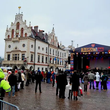 XX Finał WOŚP - Rzeszów - Rynek - 8.01.2012 - fot 15