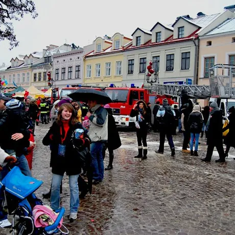 XX Finał WOŚP - Rzeszów - Rynek - 8.01.2012 - fot 20