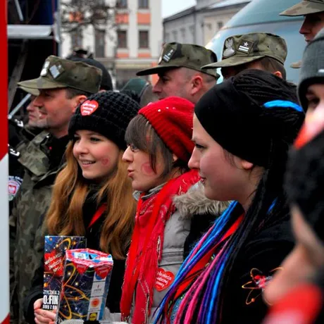 XX Finał WOŚP - Rzeszów - Rynek - 8.01.2012 - fot 9
