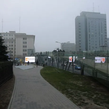  Fotogaleria z otwarcia okrągłej kładki w Rzeszowie - fot 2