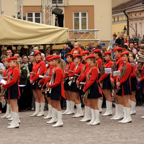  Pochód wojsk husarskich hetmana Hieronima Augustyna Lubomirskiego w Rzeszowie - fot 27