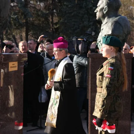  Odsłonięcie i poświecenie pomnika płk. Łukasza Cieplińskiego, - fot 21