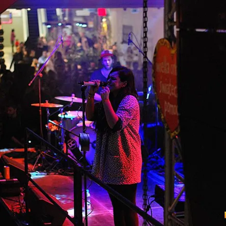 Ewa Farna podczas WOŚP 2014 w Rzeszowie - fot 13