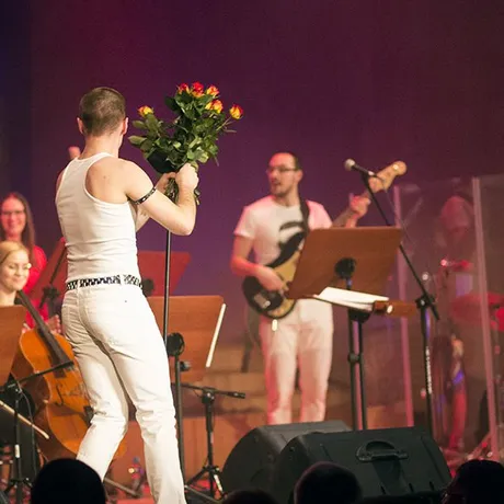Queen Symfonicznie w Filharmonii Podkarpackiej - fot 23