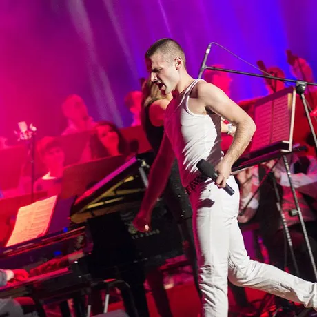 Queen Symfonicznie w Filharmonii Podkarpackiej - fot 11