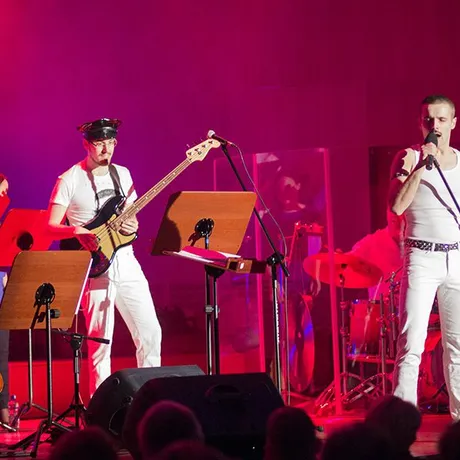 Queen Symfonicznie w Filharmonii Podkarpackiej - fot 9