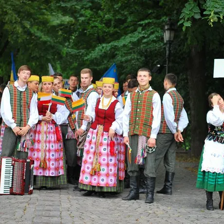 Korowód Zespołów Polonijnych - Rzeszów 2014 - fot 28