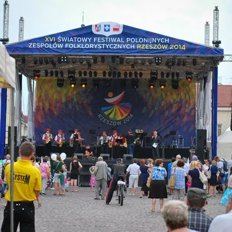 Korowód Zespołów Polonijnych - Rzeszów 2014 - fot 34