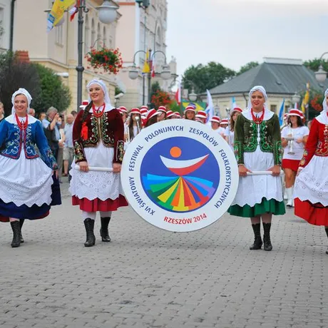 Korowód Zespołów Polonijnych - Rzeszów 2014 - fot 23