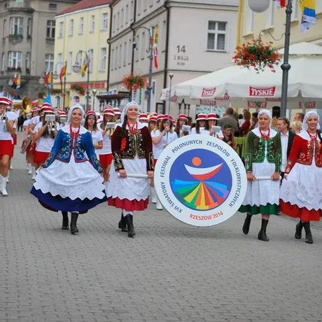 Korowód Zespołów Polonijnych - Rzeszów 2014 - fot 21