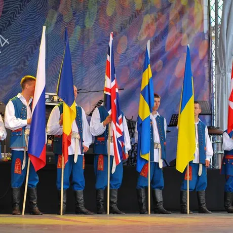 Korowód Zespołów Polonijnych - Rzeszów 2014 - fot 10