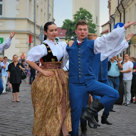 Korowód Zespołów Polonijnych - Rzeszów 2014 - fot 8