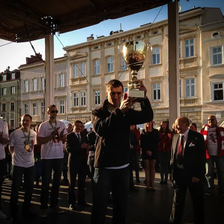 Asseco Resovia Mistrzem Polski. Feta na rynku - fot 31