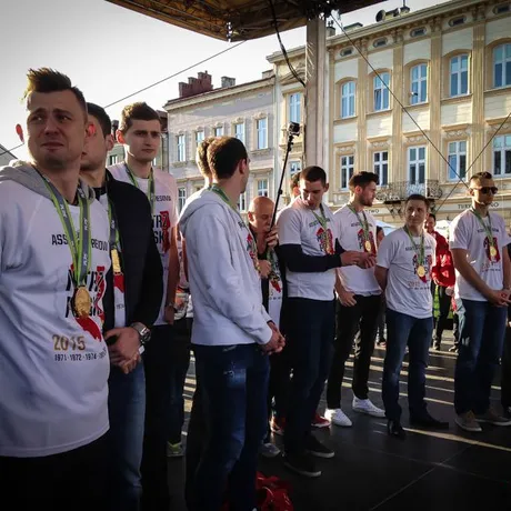 Asseco Resovia Mistrzem Polski. Feta na rynku - fot 3