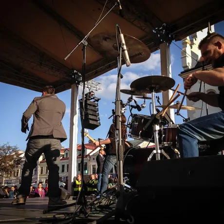 Brown na rzeszowskim Rynku - 29.04.2015 - fot 6