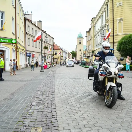 Boże Ciało. Procesja ulicami Rzeszowa - fot 50
